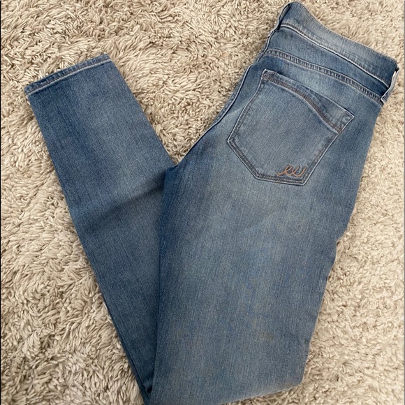 Express Mid Rise Floral Embroidery Jean Legging - Picture 8 of 11